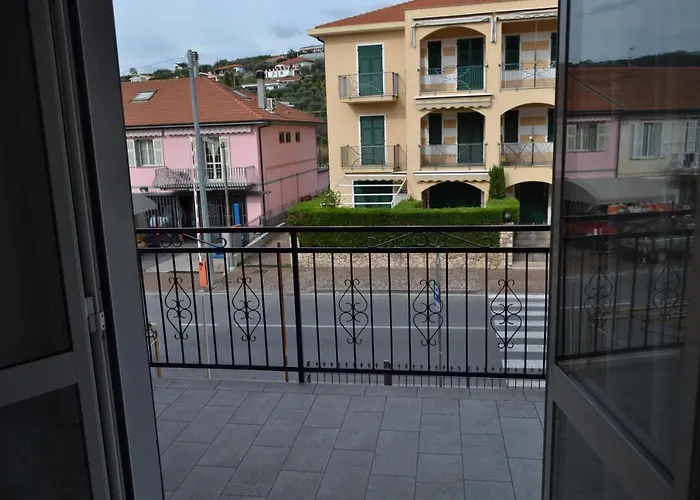 Happy House Apartment